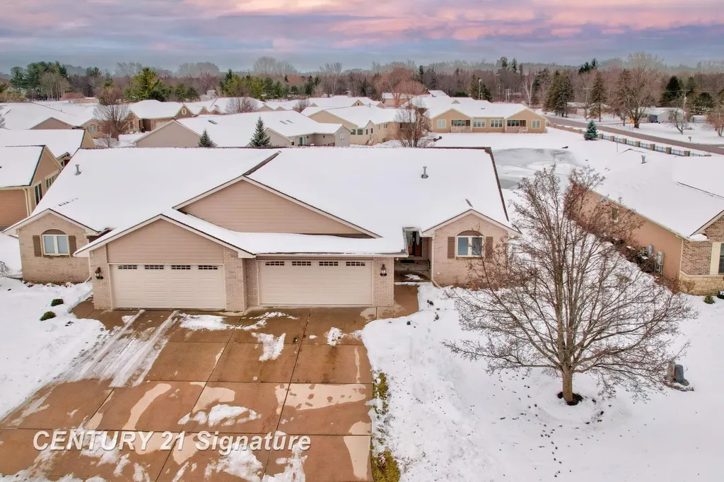 5 Logmark Place Saginaw Charter Township MI 48603