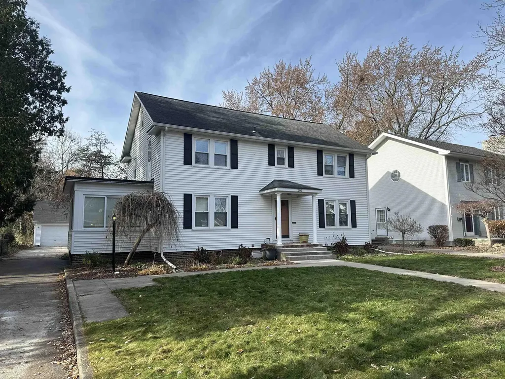 203 Ardussi Avenue Saginaw City MI 48602