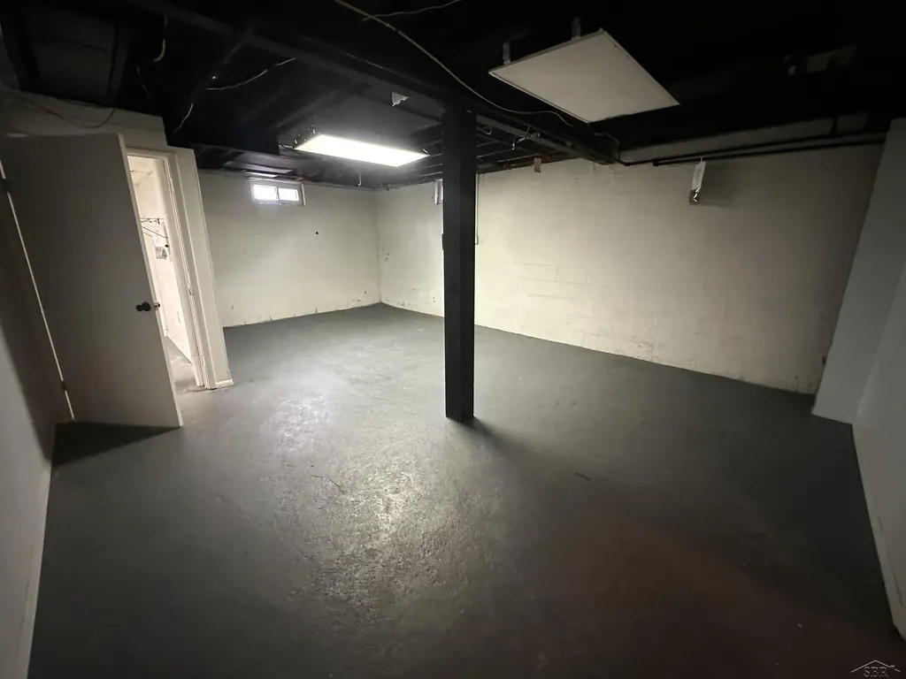 203 Ardussi Avenue Saginaw City MI 48602