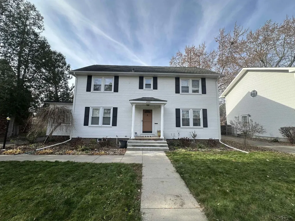 203 Ardussi Avenue Saginaw City MI 48602