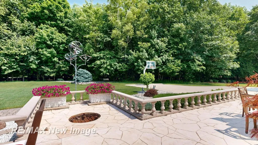 1134 N Graham Road Thomas Township MI 48609
