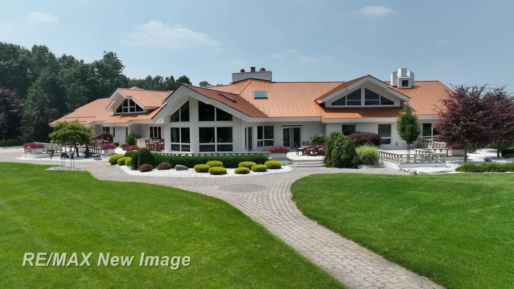 1134 N Graham Road Thomas Township MI 48609