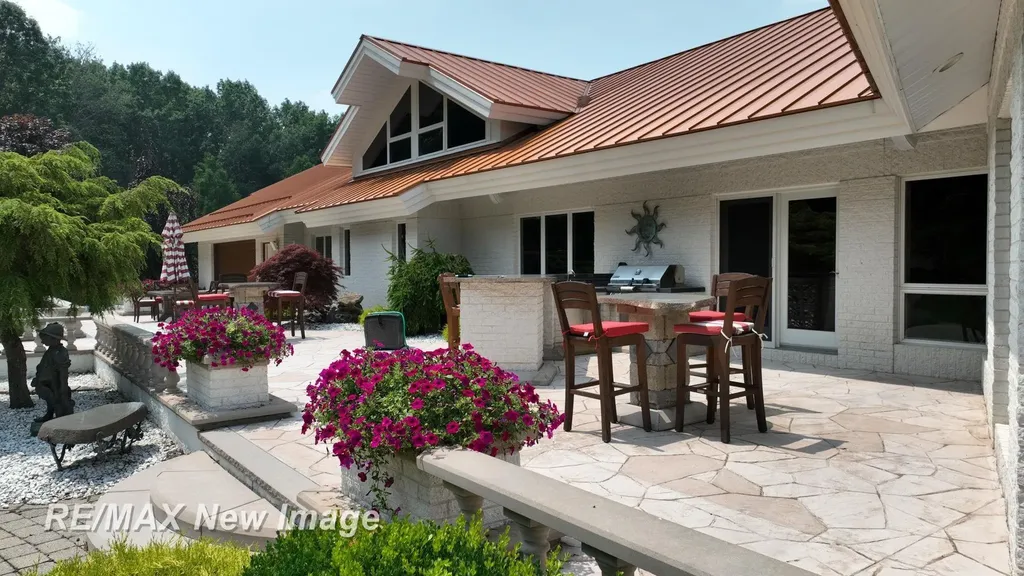 1134 N Graham Road Thomas Township MI 48609