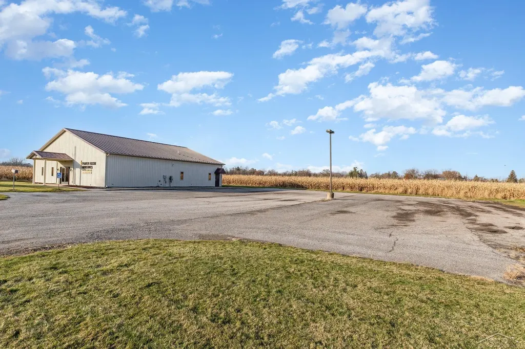 2611 King Road Saginaw City MI 48601