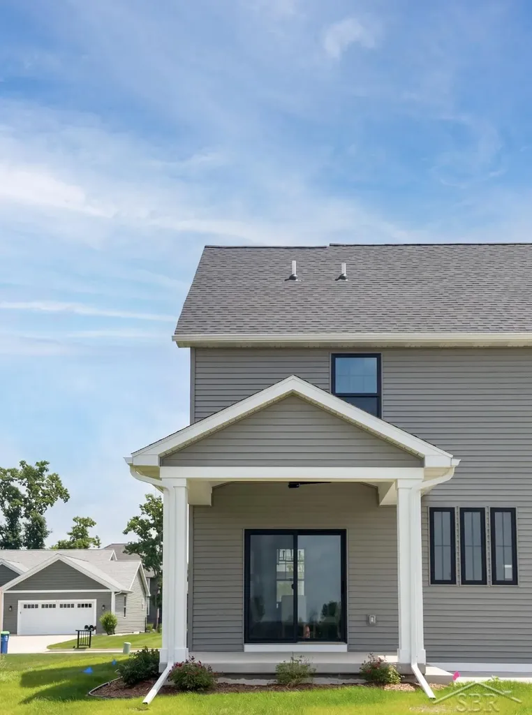 8657 Foxtail Trail Street Tittabawassee Township MI 48623