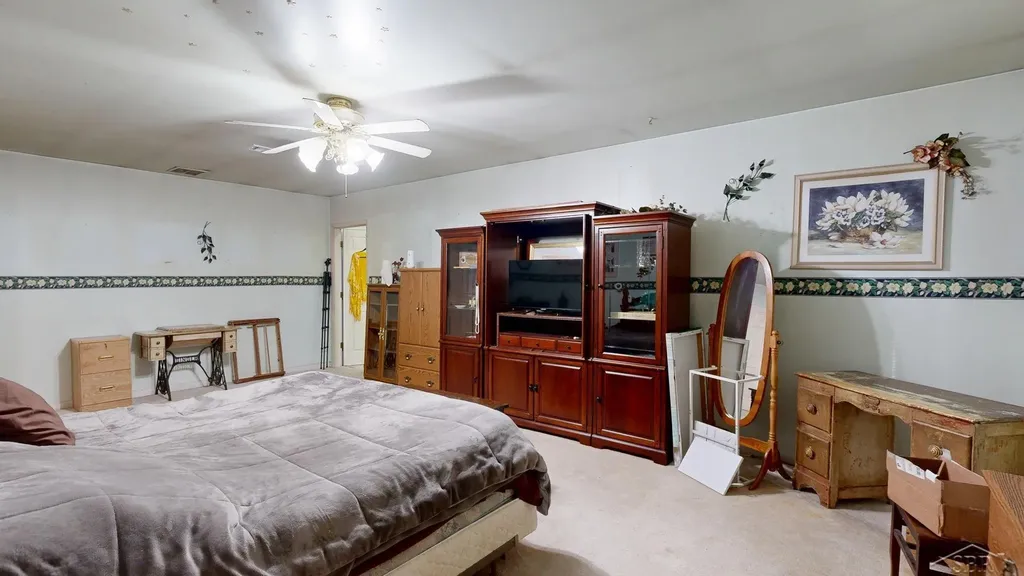 2427 Courtney Drive Hamilton Township MI 48625