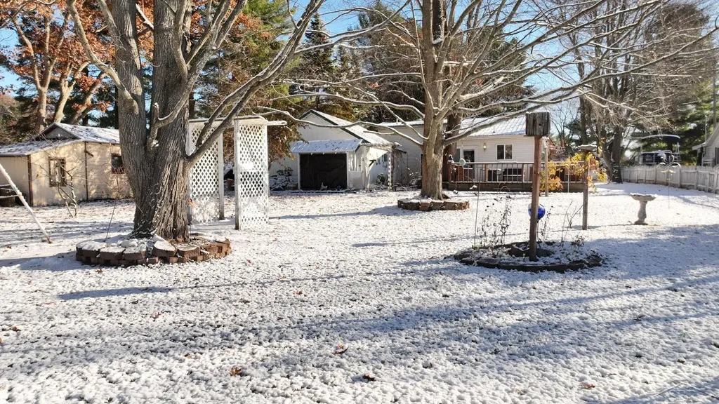 2427 Courtney Drive Hamilton Township MI 48625