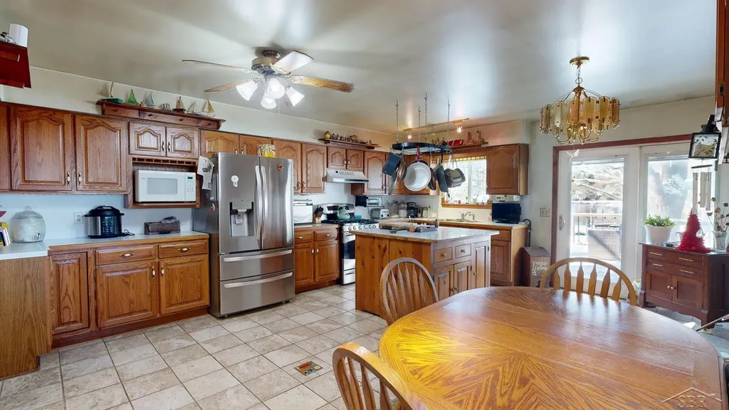 2427 Courtney Drive Hamilton Township MI 48625
