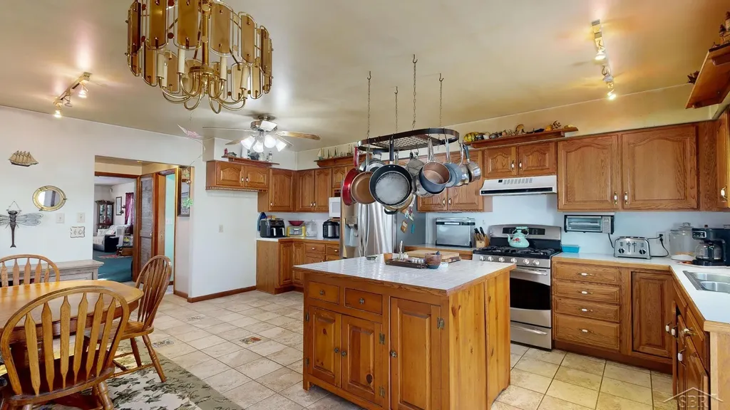 2427 Courtney Drive Hamilton Township MI 48625