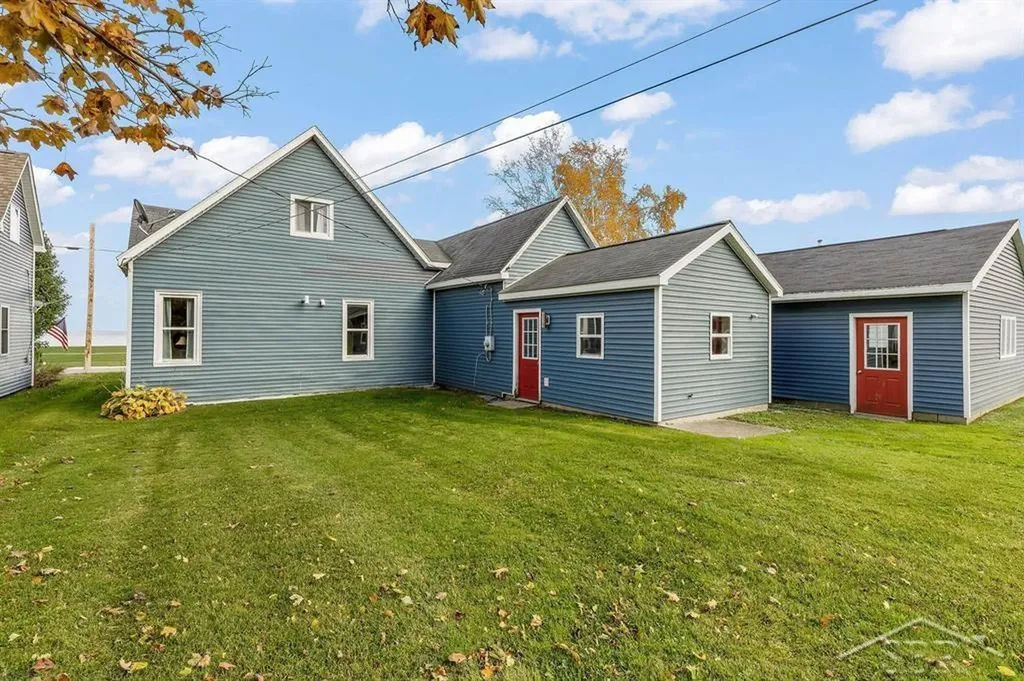 215 Water Street Harbor Beach City MI 48441