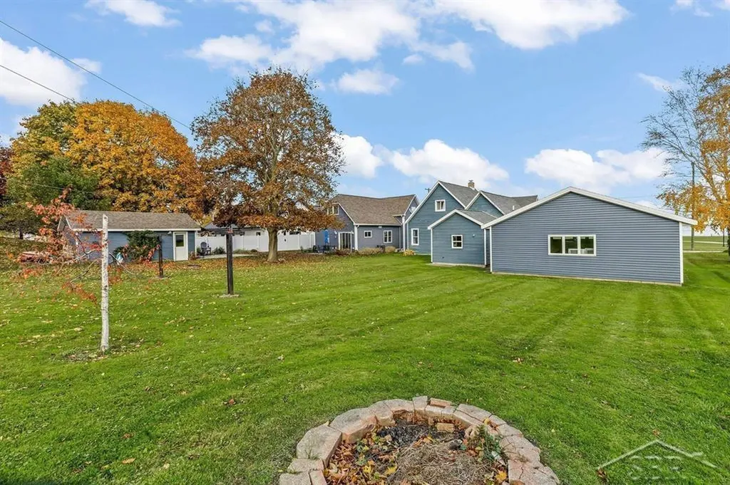 215 Water Street Harbor Beach City MI 48441