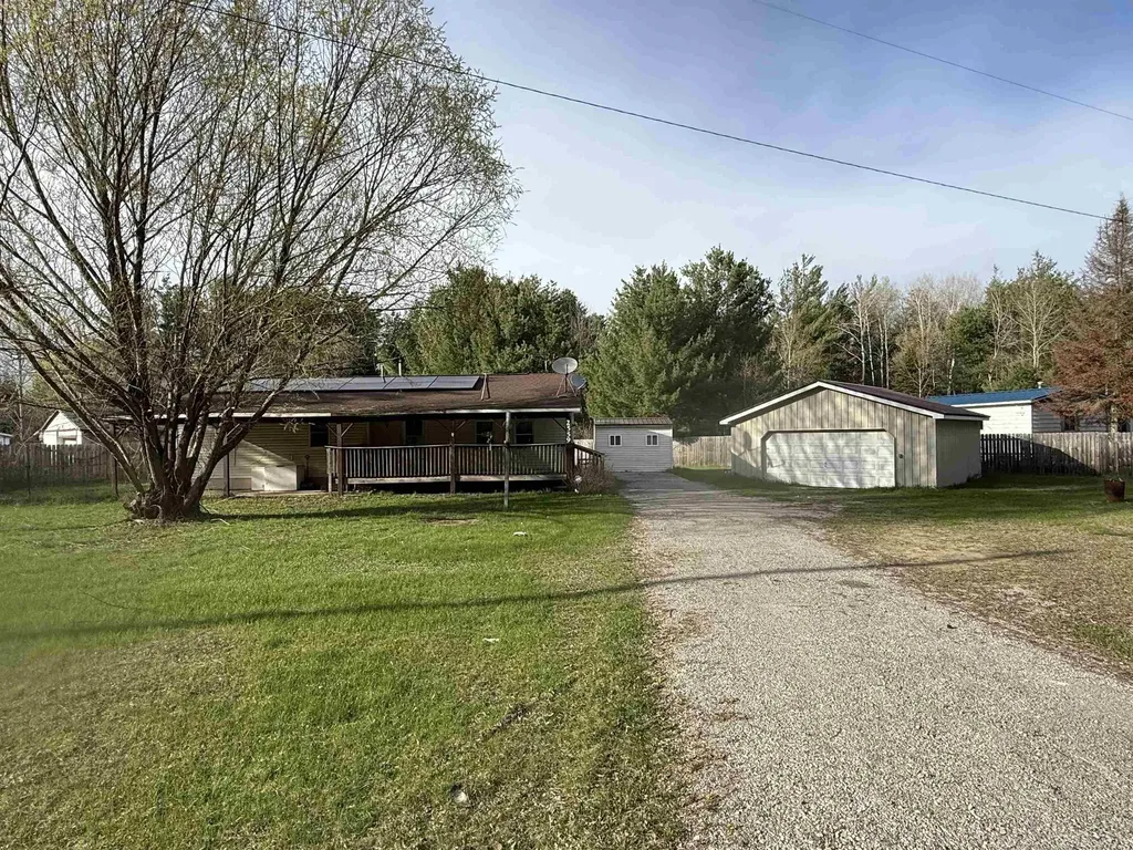 2559 E Pine River Trail Unknown City MI 48745