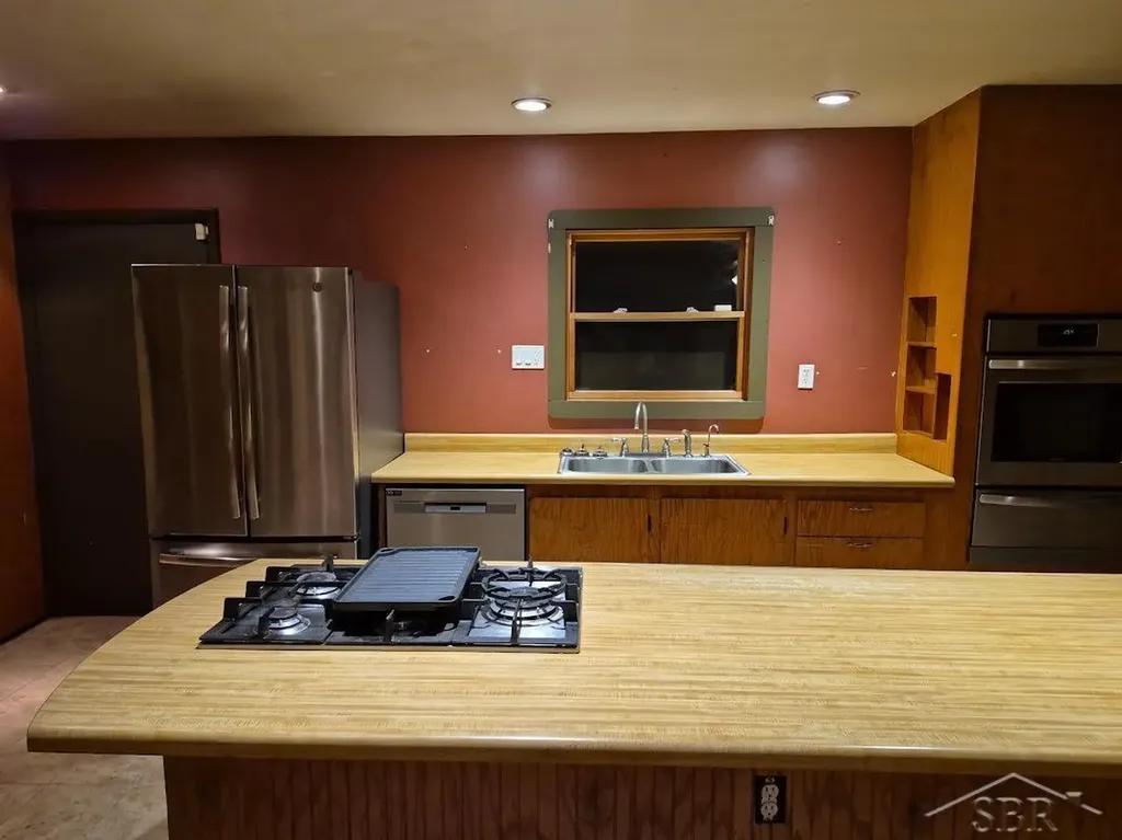 2559 E Pine River Trail Unknown City MI 48745