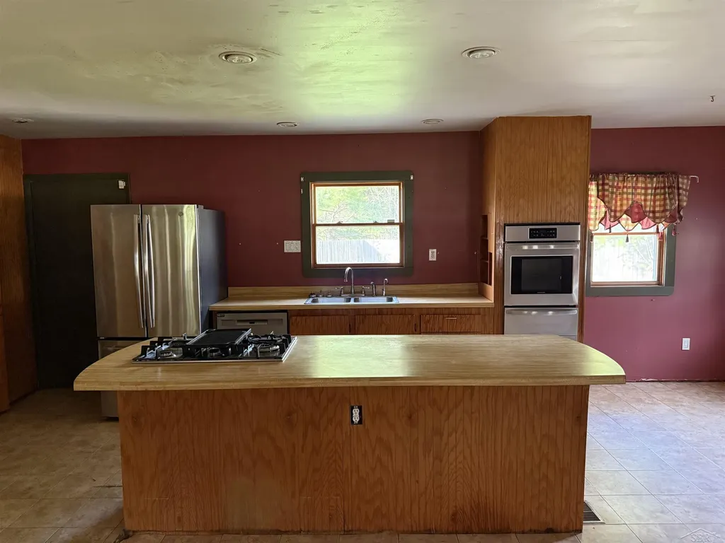 2559 E Pine River Trail Unknown City MI 48745