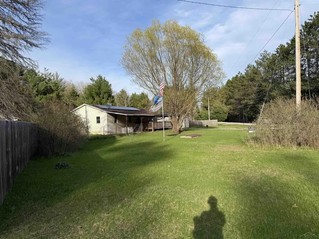 2559 E Pine River Trail Unknown City MI 48745