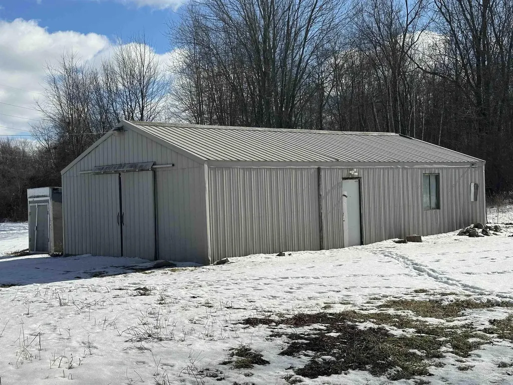 6450 E Curtis Road Bridgeport Charter Township MI 48722