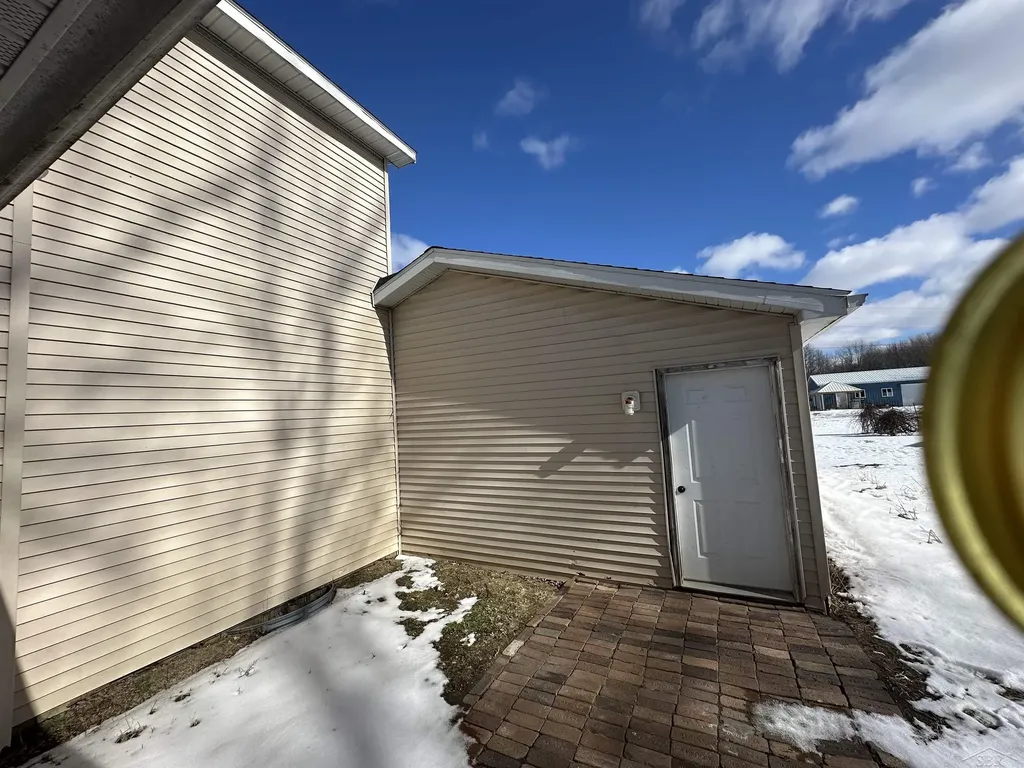 6450 E Curtis Road Bridgeport Charter Township MI 48722