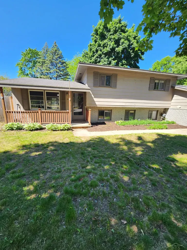 2304 Judith Court Midland City MI 48642