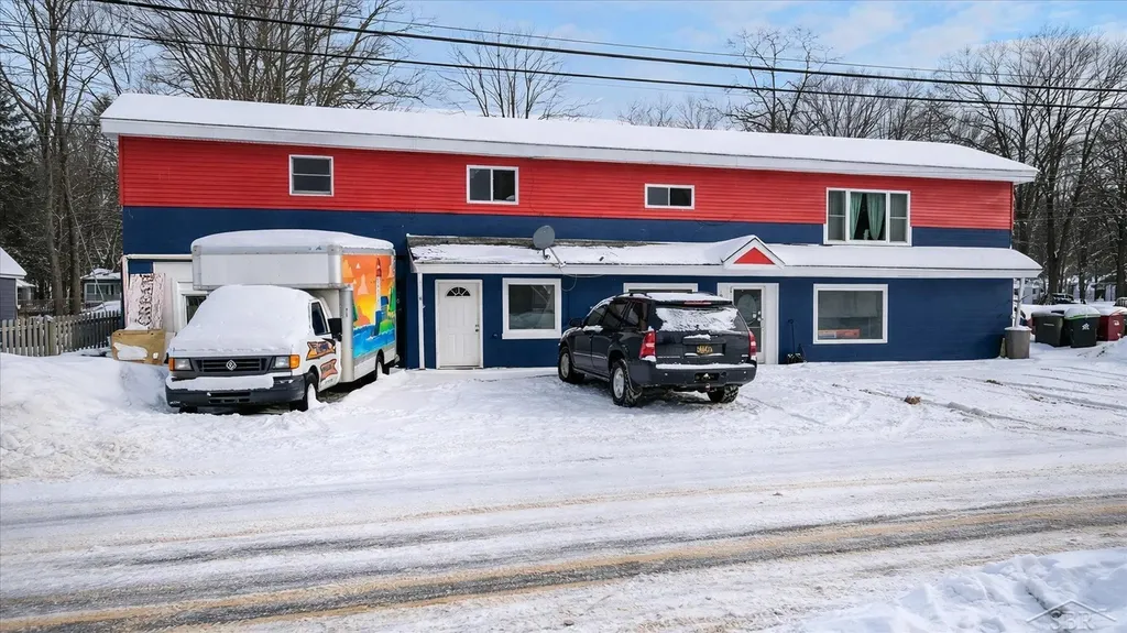 10028 W Higgins Lake Drive Lyon Township MI 48653