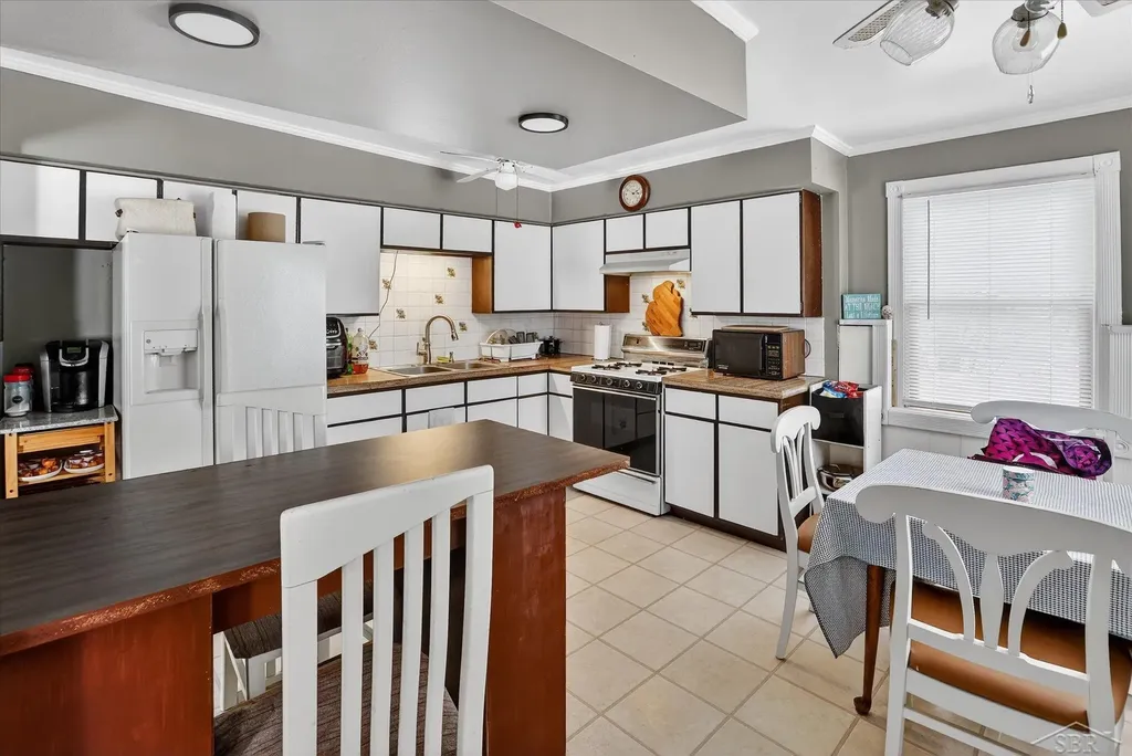 10028 W Higgins Lake Drive Lyon Township MI 48653