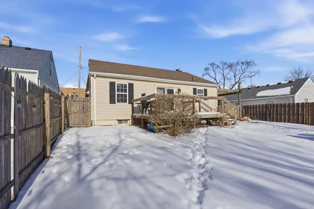 1606 Essex Street Essexville City MI 48732