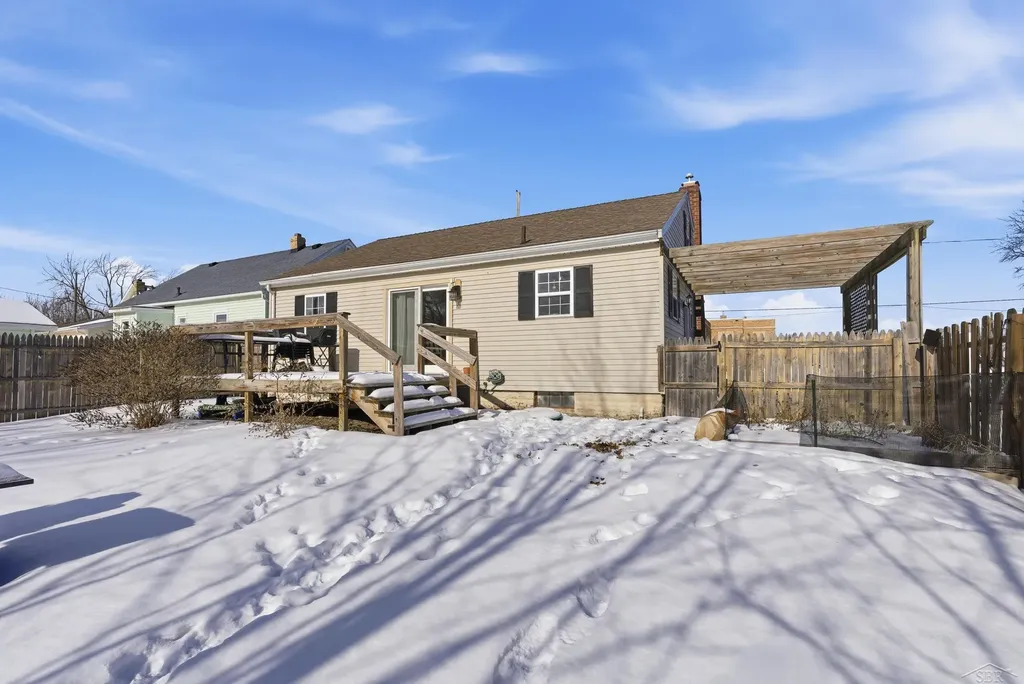 1606 Essex Street Essexville City MI 48732