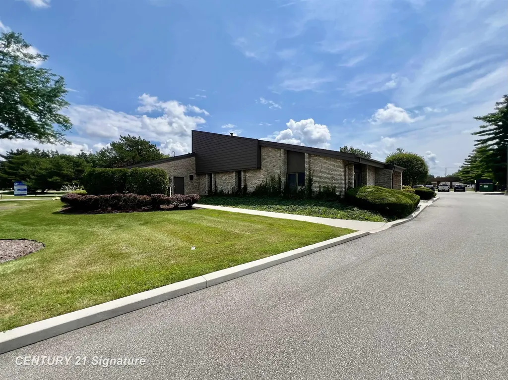5605 N Colony Drive Saginaw Charter Township MI 48638