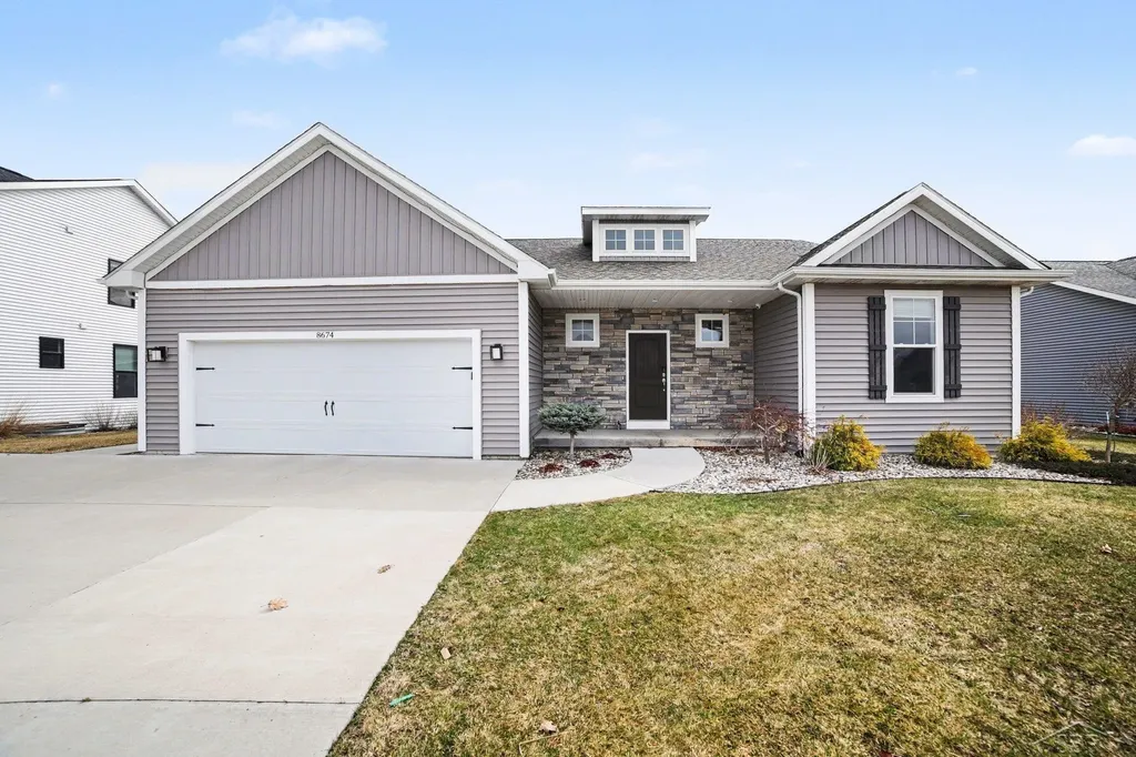 8674 Oakhill Drive Tittabawassee Township MI 48623