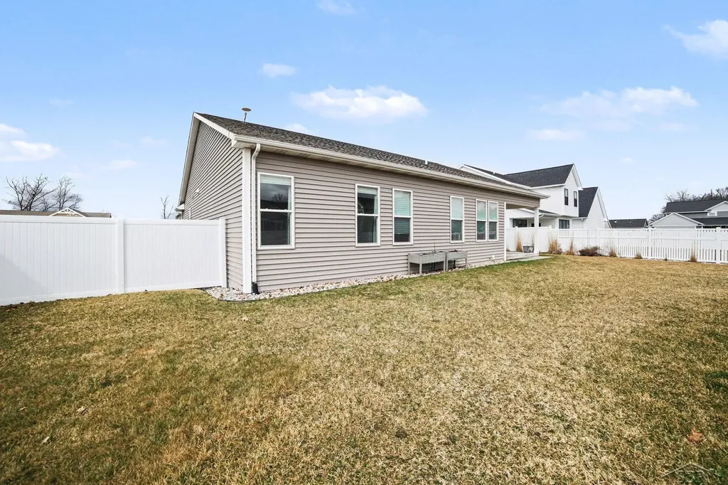 8674 Oakhill Drive Tittabawassee Township MI 48623