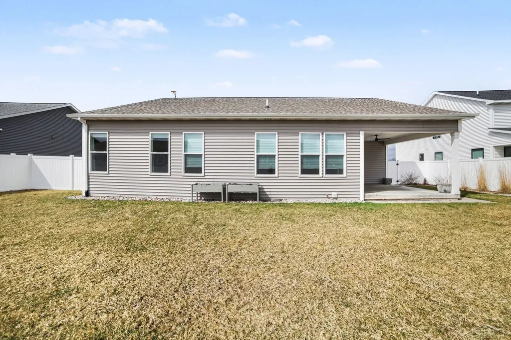8674 Oakhill Drive Tittabawassee Township MI 48623