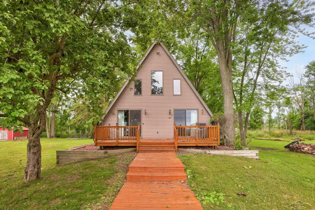 5196 Beachwood Drive Standish Township MI 48658