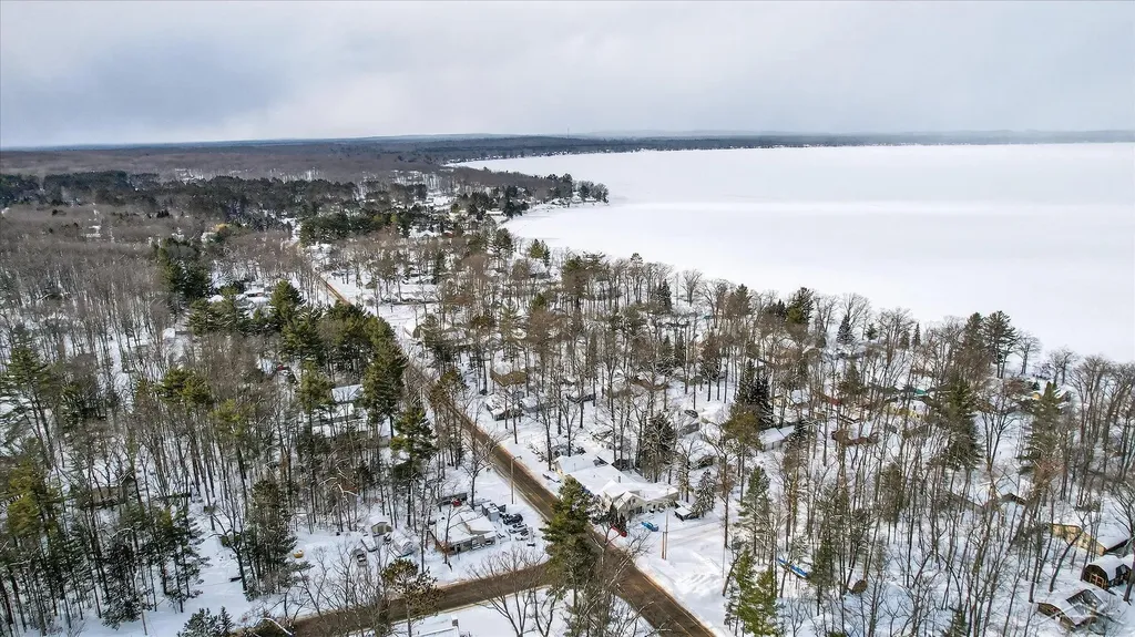 5937 W Higgins Lake Drive Lyon Township MI 48653