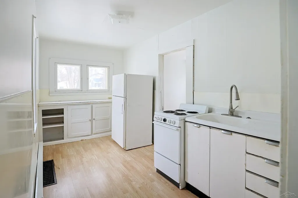 1813 3rd Street Bay City City MI 48706
