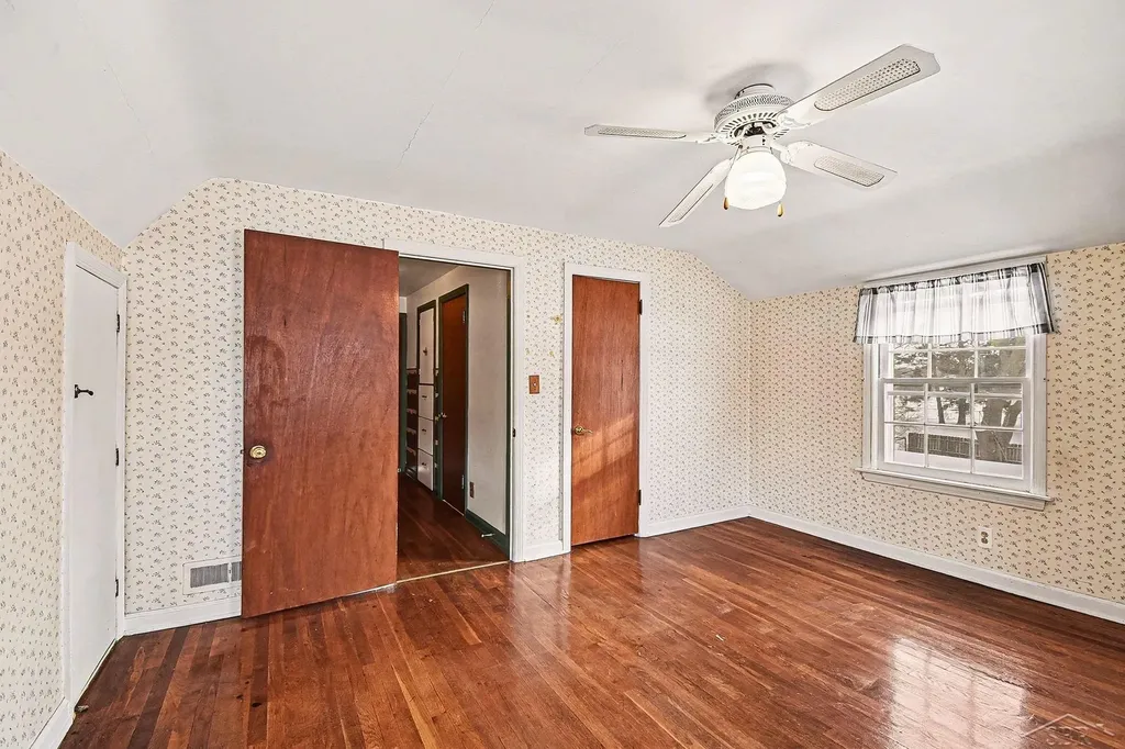 3537 Adams Avenue Saginaw City MI 48602