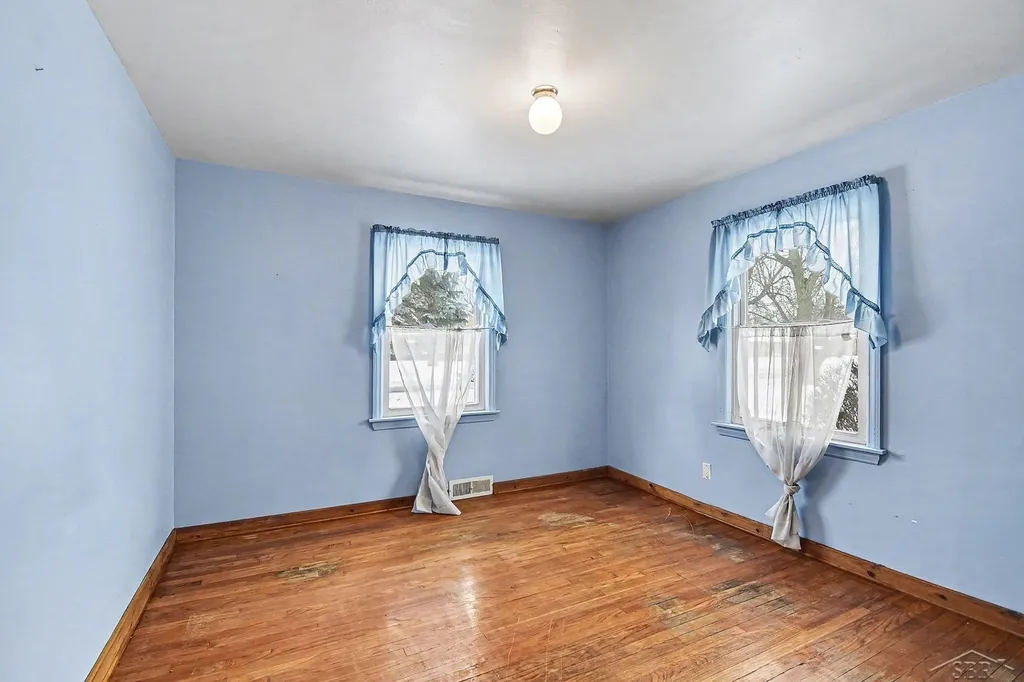 3537 Adams Avenue Saginaw City MI 48602