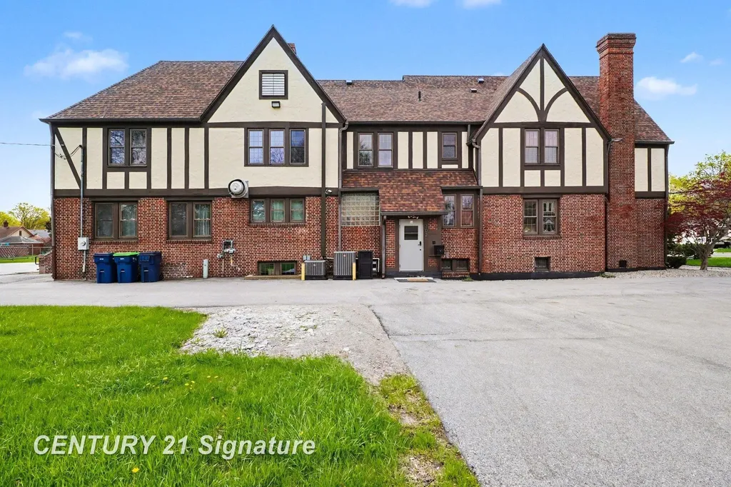 302 Tuscola Road Bay City City MI 48708