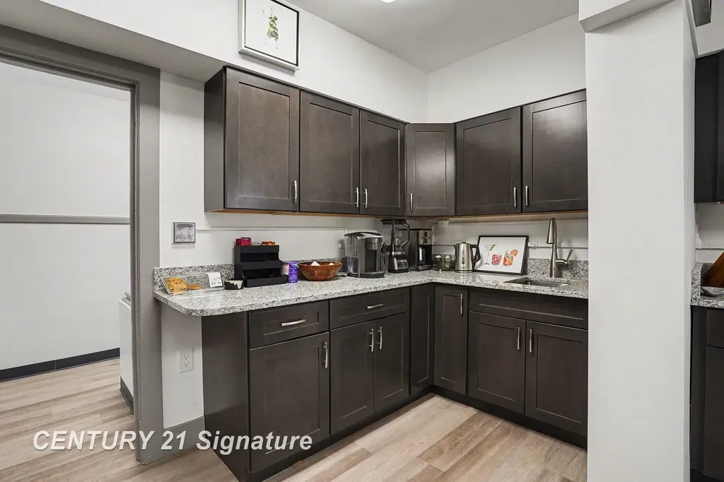302 Tuscola Road Bay City City MI 48708