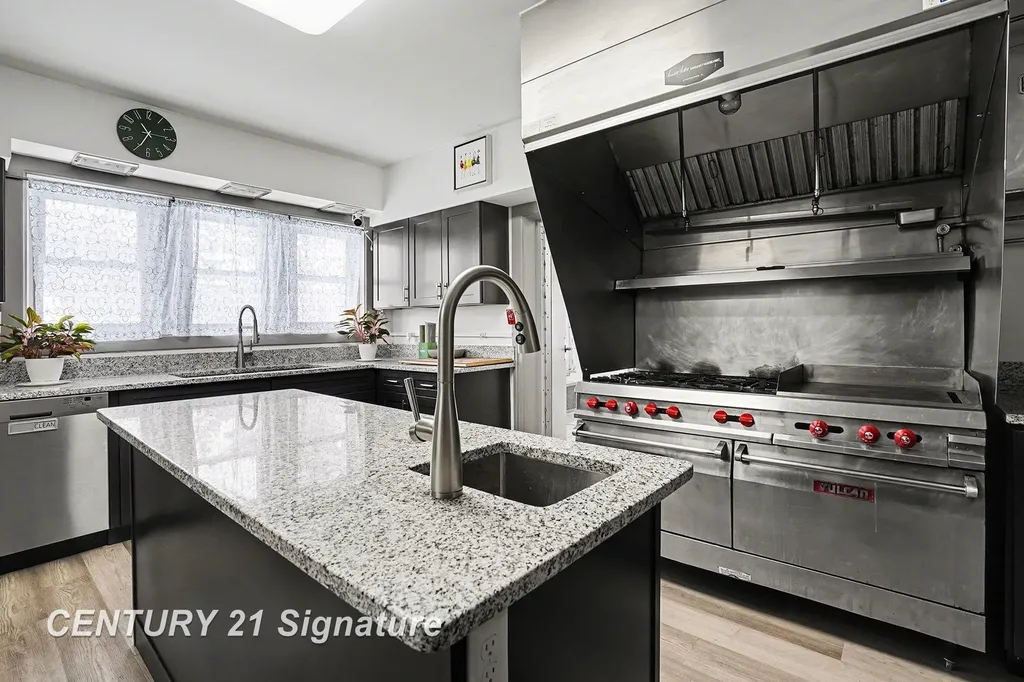 302 Tuscola Road Bay City City MI 48708