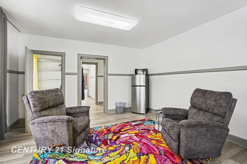 302 Tuscola Road Bay City City MI 48708