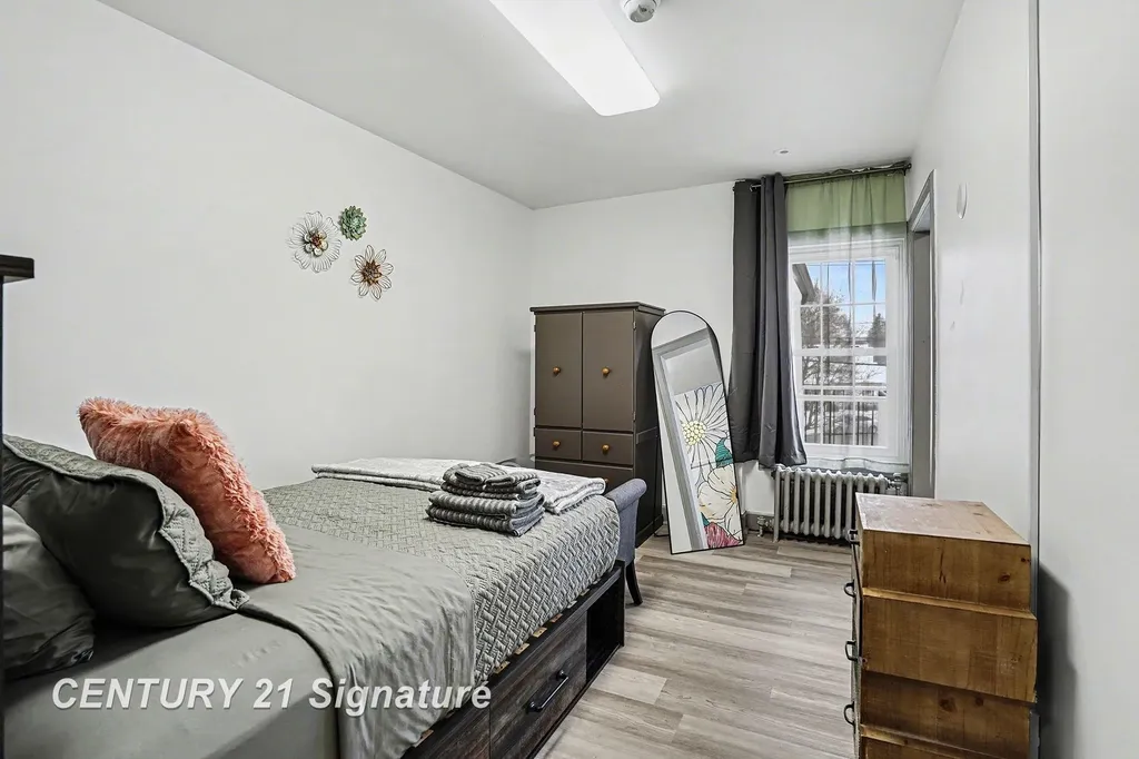 302 Tuscola Road Bay City City MI 48708
