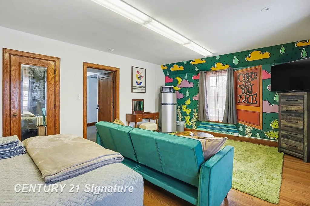 302 Tuscola Road Bay City City MI 48708