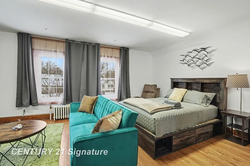 302 Tuscola Road Bay City City MI 48708