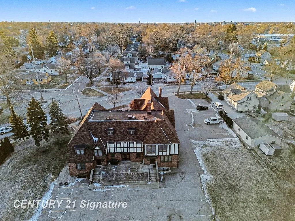 302 Tuscola Road Bay City City MI 48708