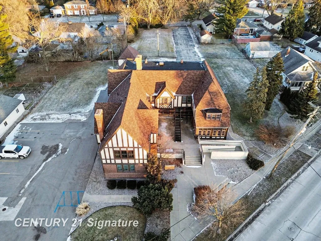 302 Tuscola Road Bay City City MI 48708