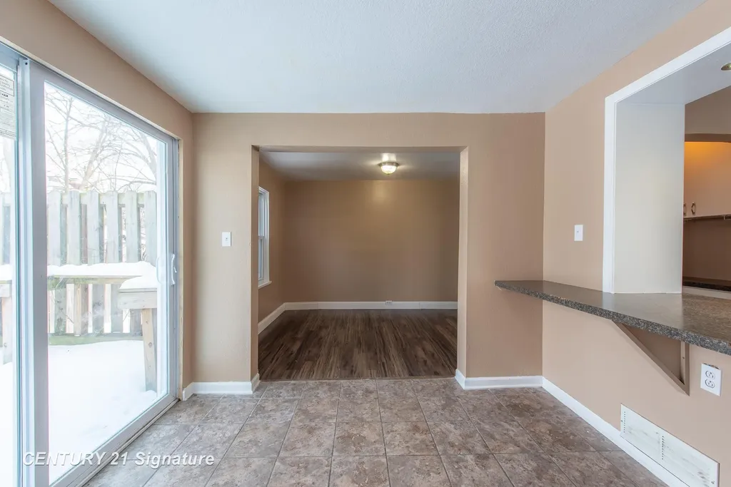 208 W Indian Street Midland City MI 48640