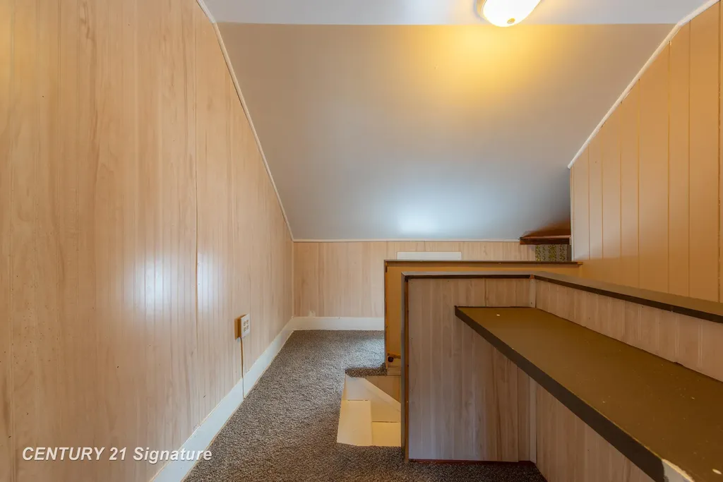 208 W Indian Street Midland City MI 48640