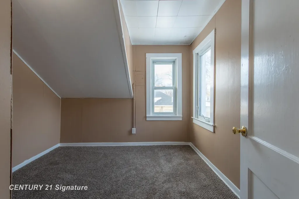 208 W Indian Street Midland City MI 48640