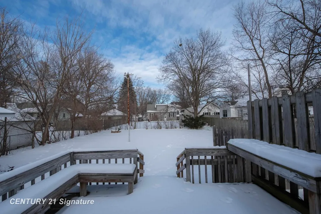 208 W Indian Street Midland City MI 48640