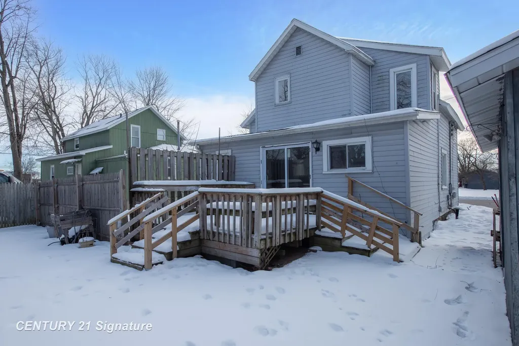 208 W Indian Street Midland City MI 48640
