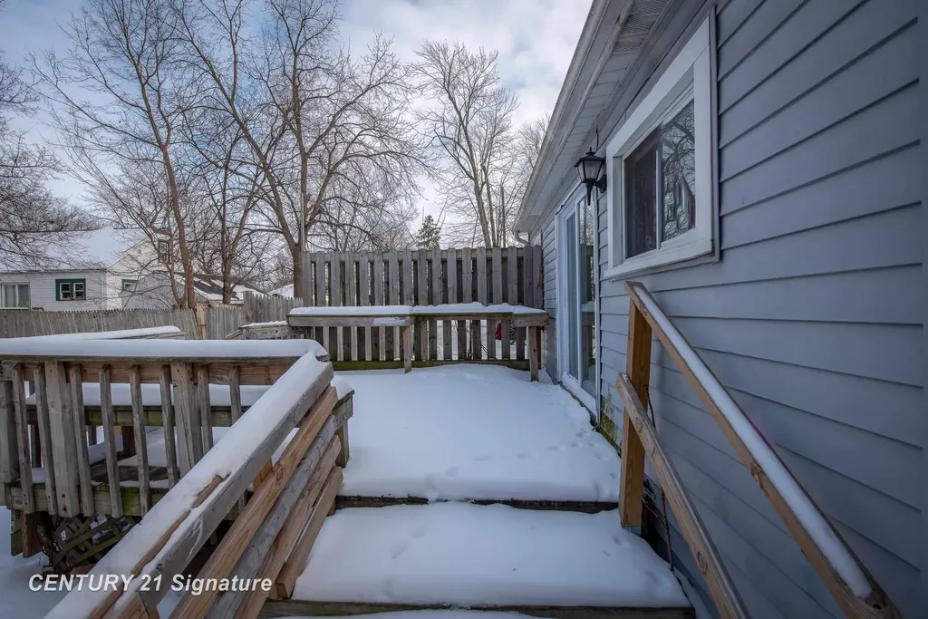 208 W Indian Street Midland City MI 48640